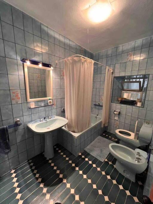 Casa vacanze Charming 4 Bedroom Village With Patio