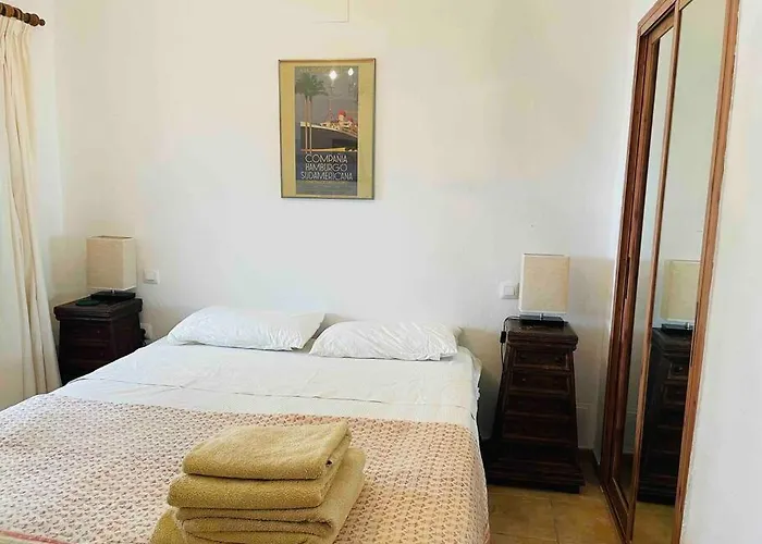 Charming 4 Bedroom Village Home With Patio