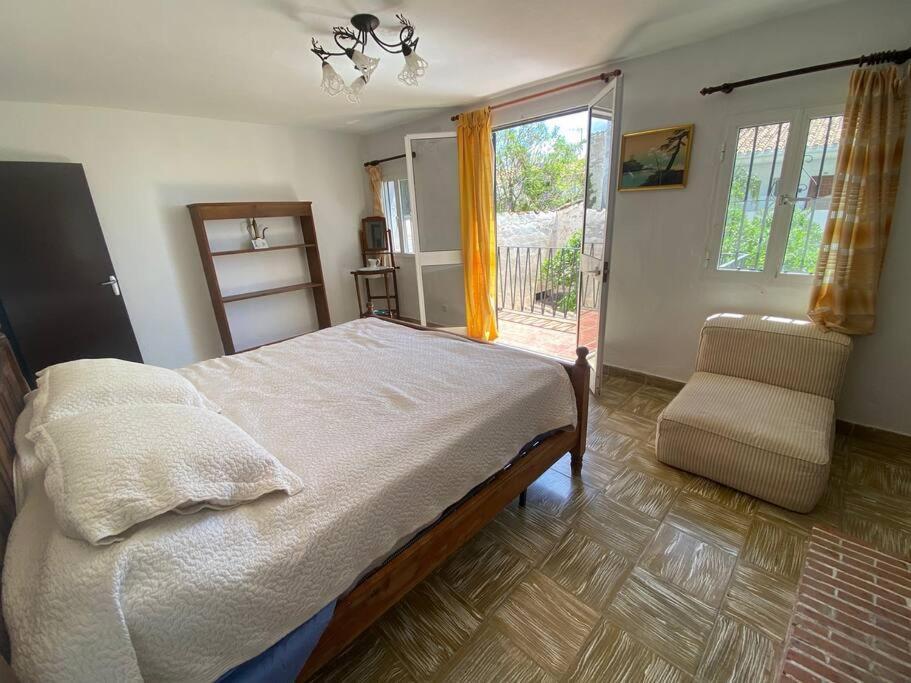 Charming 4 Bedroom Village With Patio Casa de Férias *