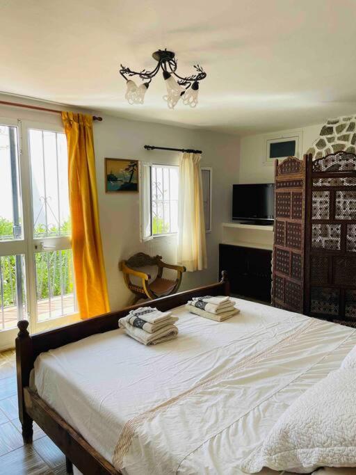 Charming 4 Bedroom Village With Patio Casa de Férias