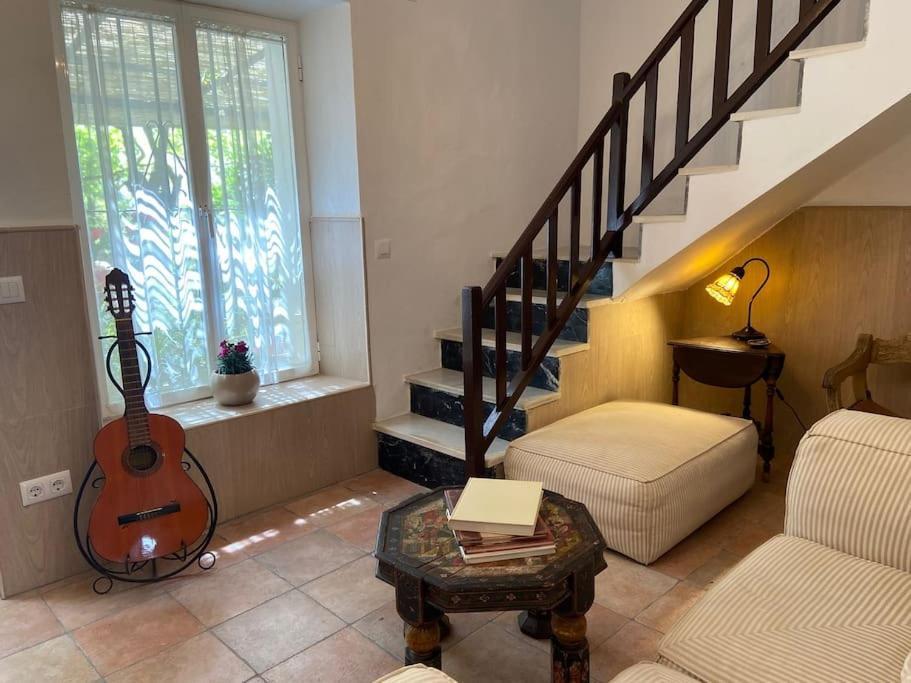 Charming 4 Bedroom Village With Patio Casa de Férias *