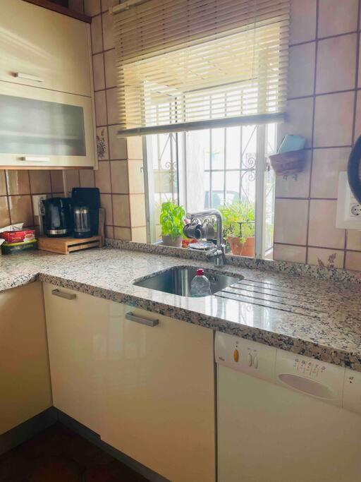 Charming 4 Bedroom Village With Patio Casa de Férias Mijas