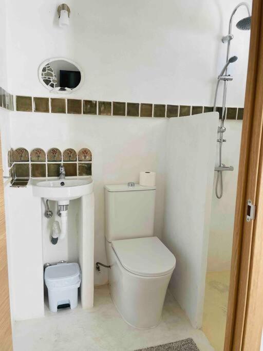 Charming 4 Bedroom Village With Patio Casa de Férias *